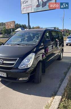 Мінівен Hyundai H-1 2011 в 