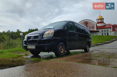 Минивэн Hyundai H-1 2005 в 