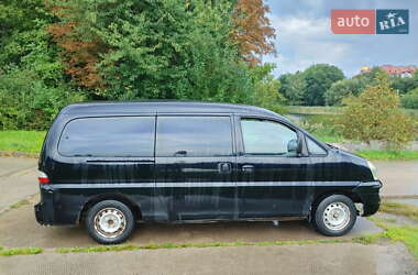 Минивэн Hyundai H-1 2005 в 