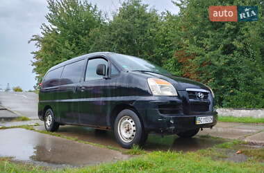 Минивэн Hyundai H-1 2005 в 