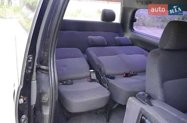 Минивэн Hyundai H-1 2005 в 