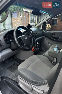 Минивэн Hyundai H-1 2012 в 