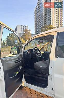 Минивэн Hyundai H-1 2006 в 
