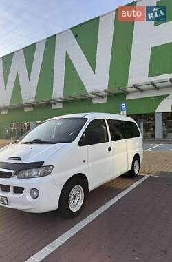 Минивэн Hyundai H-1 2006 в 