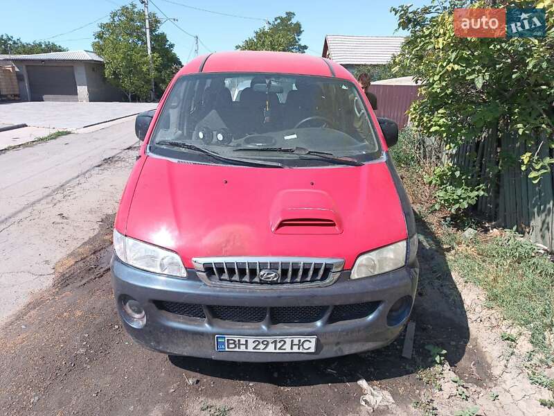 Минивэн Hyundai H-1 2006 в 