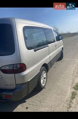 Минивэн Hyundai H-1 2005 в 