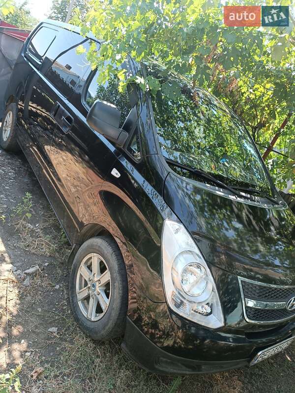 Минивэн Hyundai H-1 2008 в Николаеве