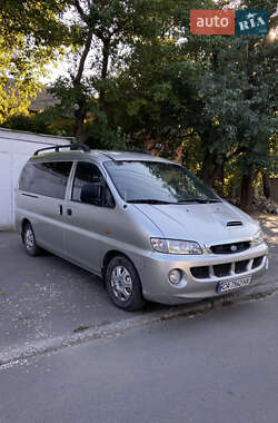 Минивэн Hyundai H-1 2002 в 