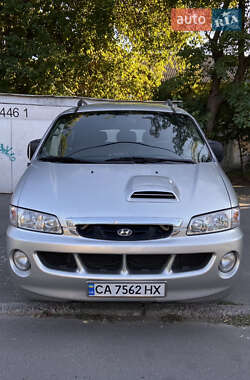 Минивэн Hyundai H-1 2002 в 