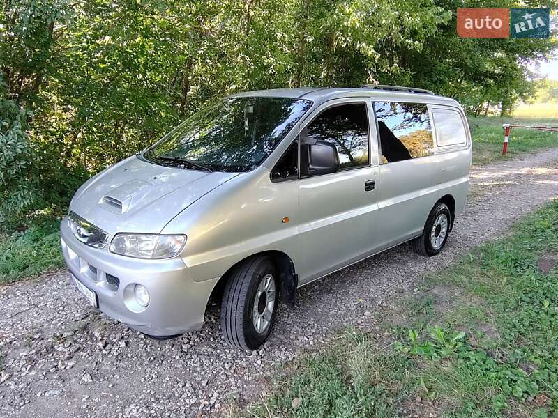 Минивэн Hyundai H-1 2005 в Киеве
