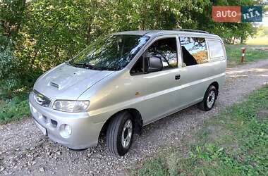 Минивэн Hyundai H-1 2005 в 