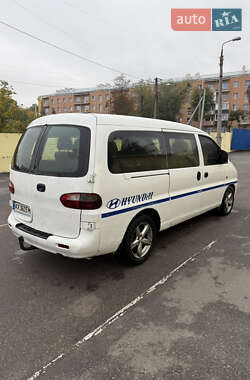 Минивэн Hyundai H-1 1999 в 
