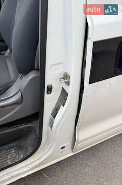Вантажний фургон Hyundai H-1 2010 в 