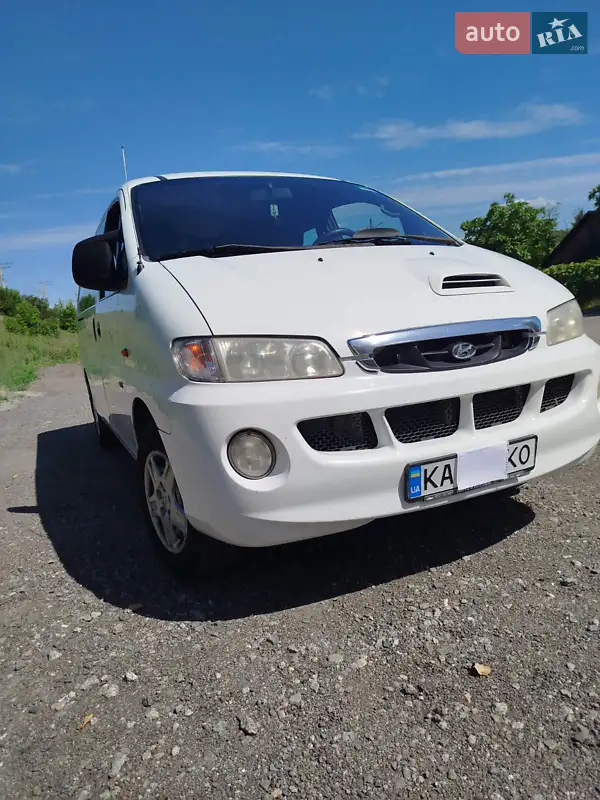 Hyundai H-1 2004