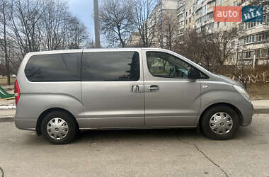 Минивэн Hyundai H-1 2011 в 