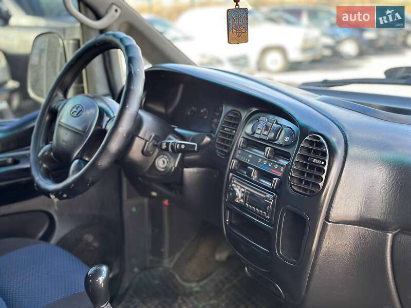 Мінівен Hyundai H-1 1999 в Харкові