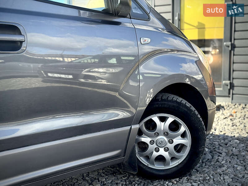 Мінівен Hyundai H-1 2011 в Стрию