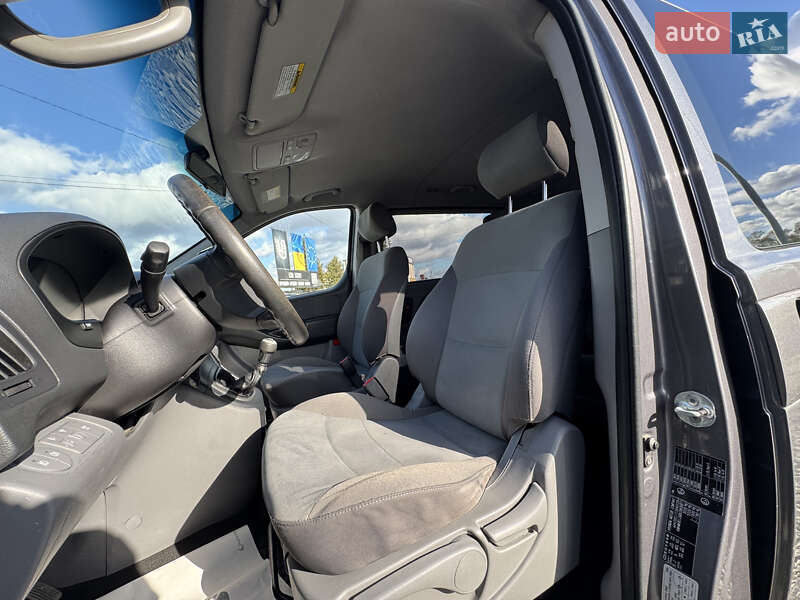 Мінівен Hyundai H-1 2011 в Стрию