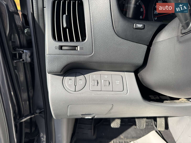 Мінівен Hyundai H-1 2011 в Стрию