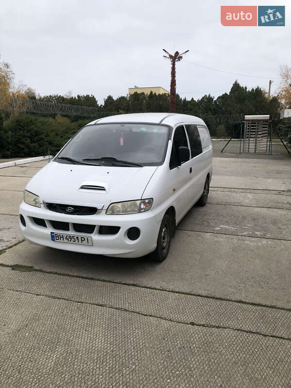 Минивэн Hyundai H-1 2002 в Черноморске фото Минивэн Hyundai H-1 2002 в Черноморске