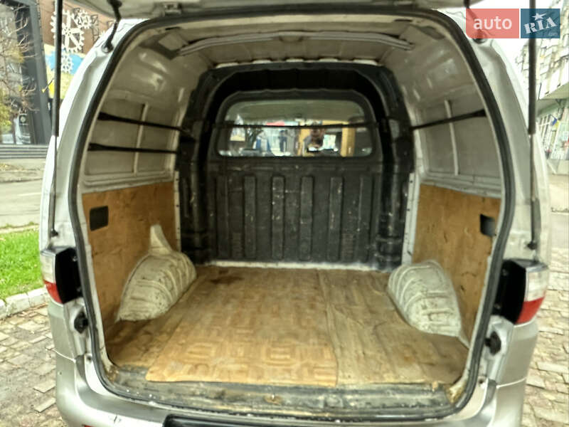 Мінівен Hyundai H-1 2005 в Одесі фото 16 Мінівен Hyundai H-1 2005 в Одесі