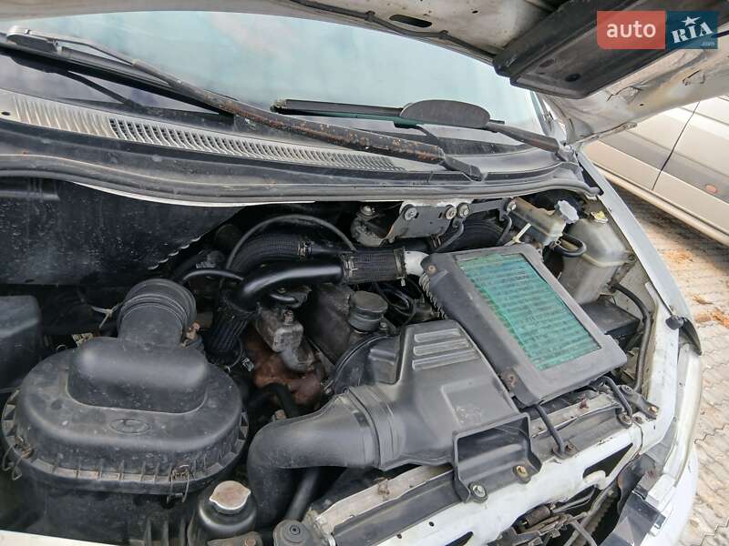 Мінівен Hyundai H-1 2001 в Одесі