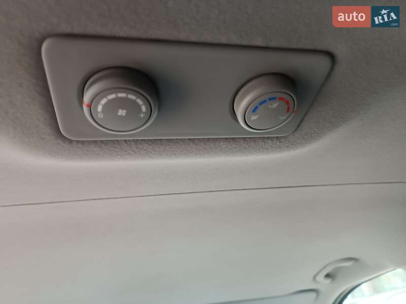 Минивэн Hyundai H-1 2016 в Полтаве