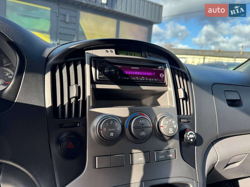 Мінівен Hyundai H-1 2011 в Стрию