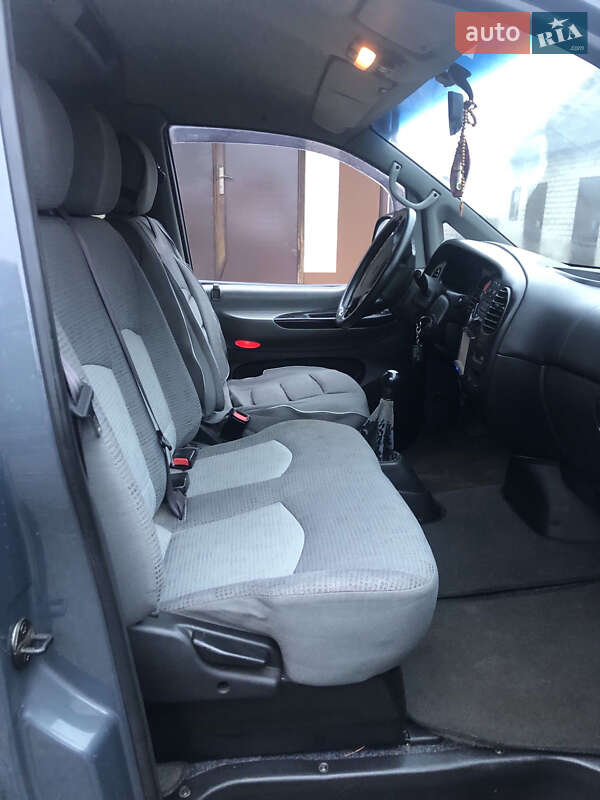 Минивэн Hyundai H-1 2005 в Днепре