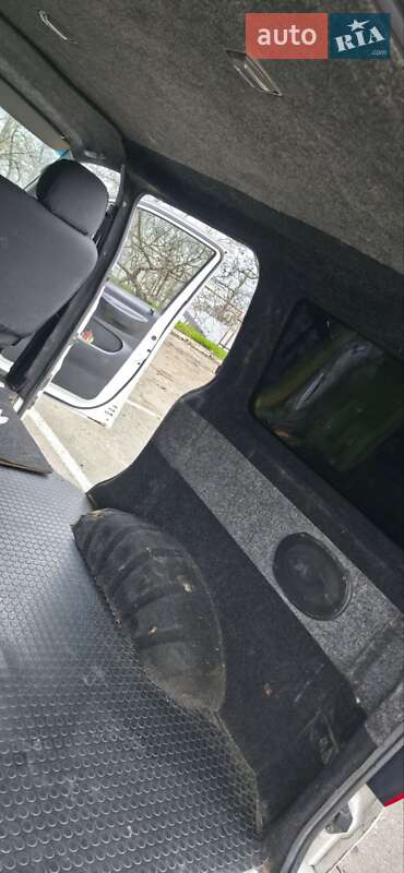 Грузовой фургон Hyundai H-1 2004 в Одессе