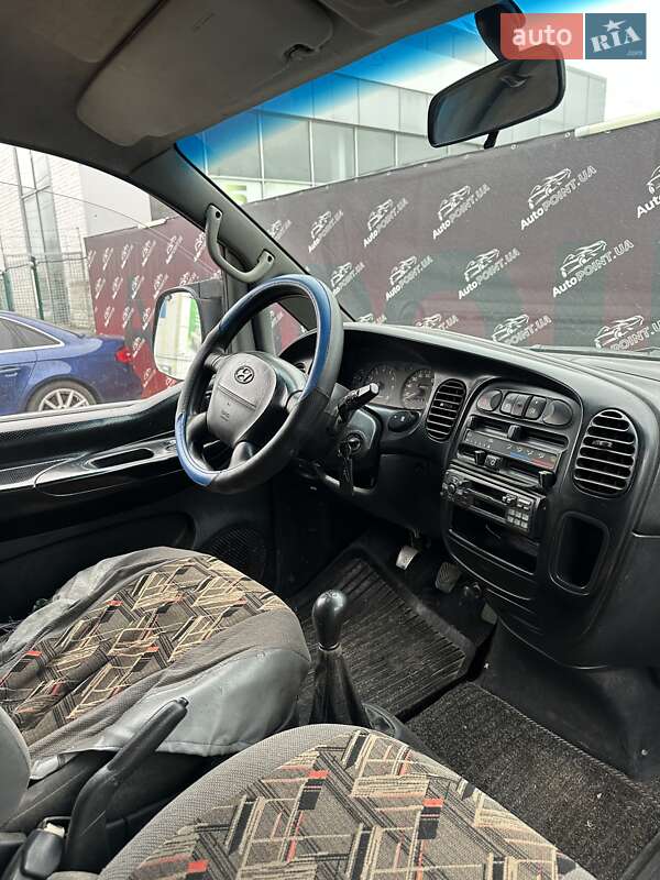 Минивэн Hyundai H-1 1999 в Сумах