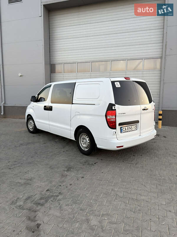 Минивэн Hyundai H-1 2008 в Умани