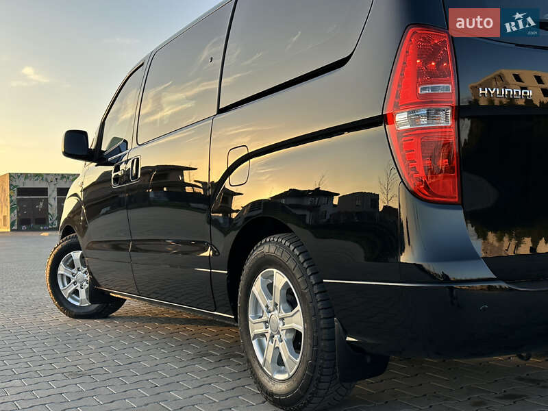 Минивэн Hyundai H-1 2012 в Одессе
