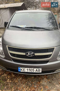 Мінівен Hyundai H-1 2010 в Дніпрі