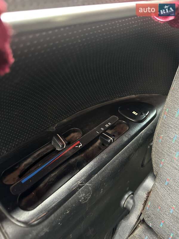 Минивэн Hyundai H-1 1999 в Сумах