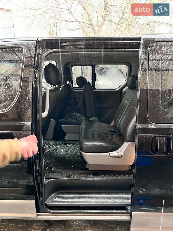 Минивэн Hyundai H-1 2012 в Киеве