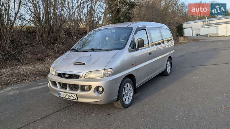 Минивэн Hyundai H-1 2004 в Ровно