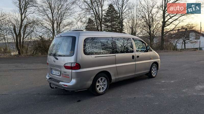 Минивэн Hyundai H-1 2004 в Ровно
