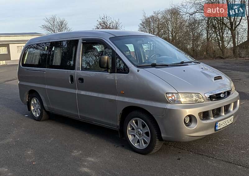 Минивэн Hyundai H-1 2004 в Ровно