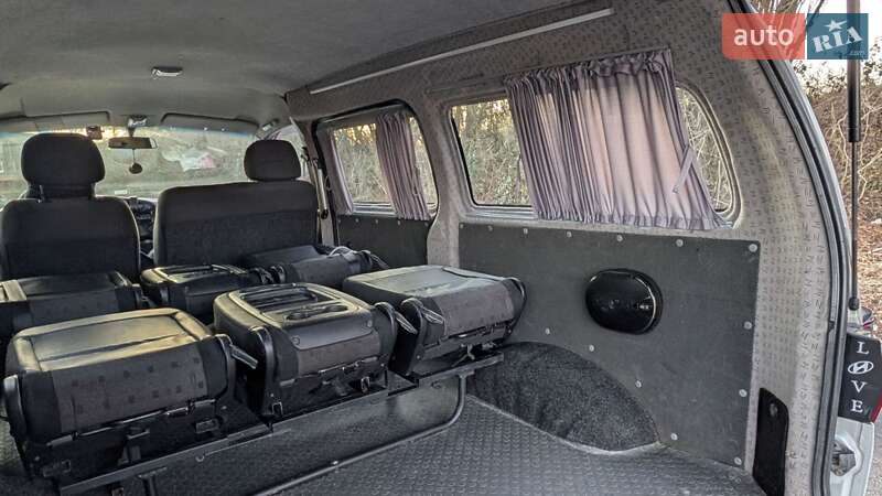 Минивэн Hyundai H-1 2004 в Ровно