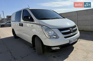 Вантажний фургон Hyundai H-1 2011 в Одесі