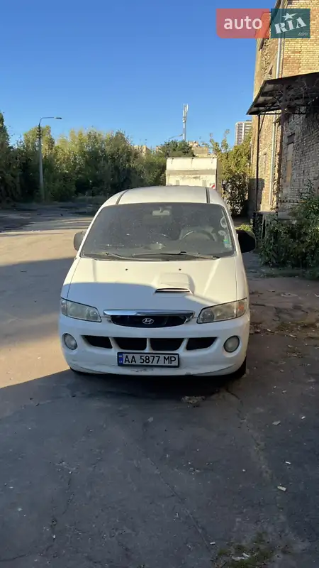 Hyundai H-1 2004