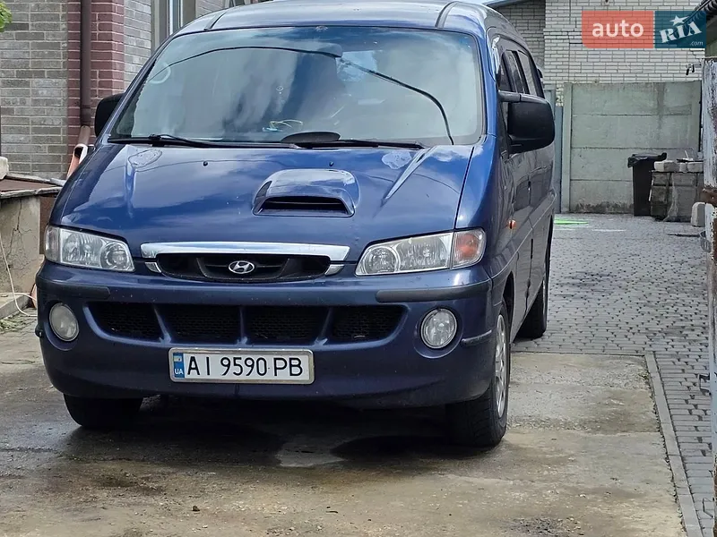 Hyundai H-1 2004
