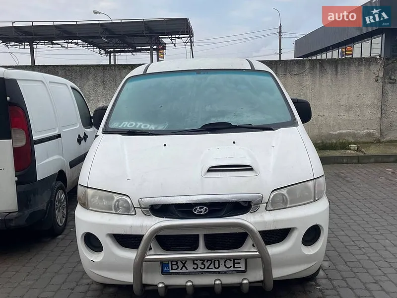 Hyundai H-1 2004