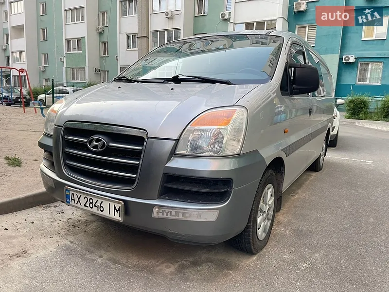 Hyundai H-1