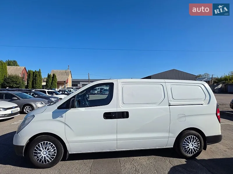 Hyundai H-1