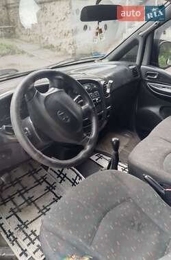 Минивэн Hyundai H 200 2002 в 