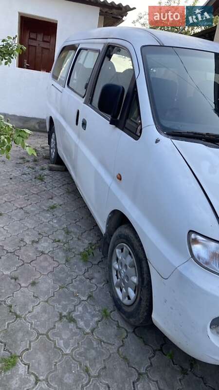 Минивэн Hyundai H 200 1999 в Волочиске