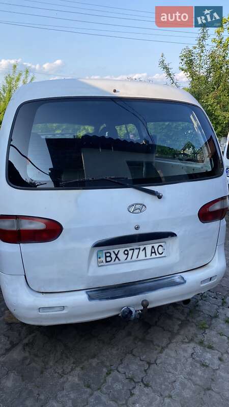 Минивэн Hyundai H 200 1999 в Волочиске