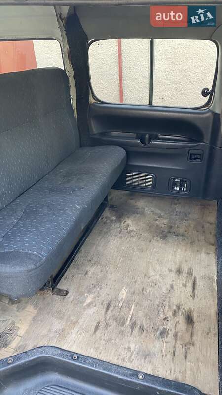 Минивэн Hyundai H 200 1999 в Волочиске